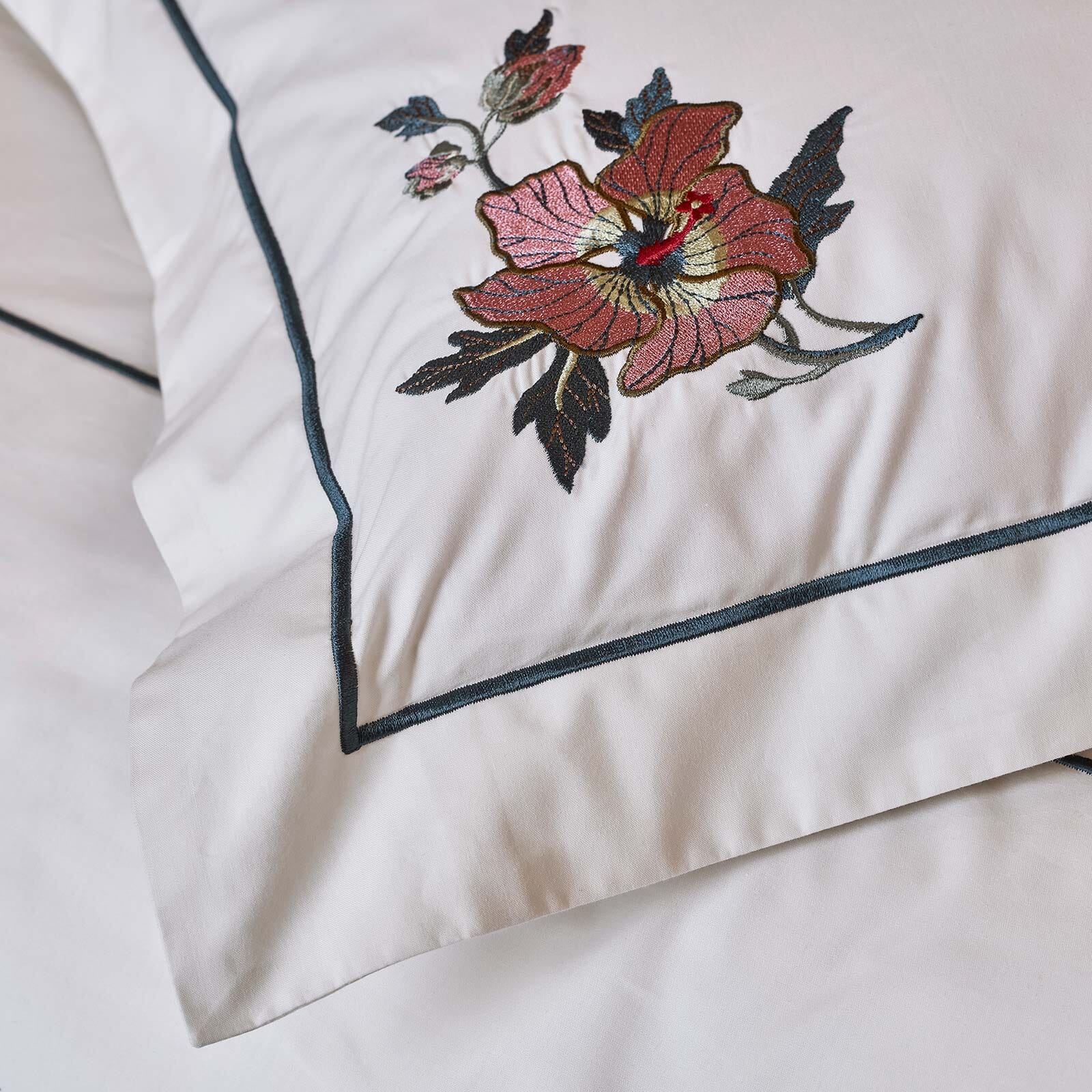ARTEMIS Bedding Set - Image 2