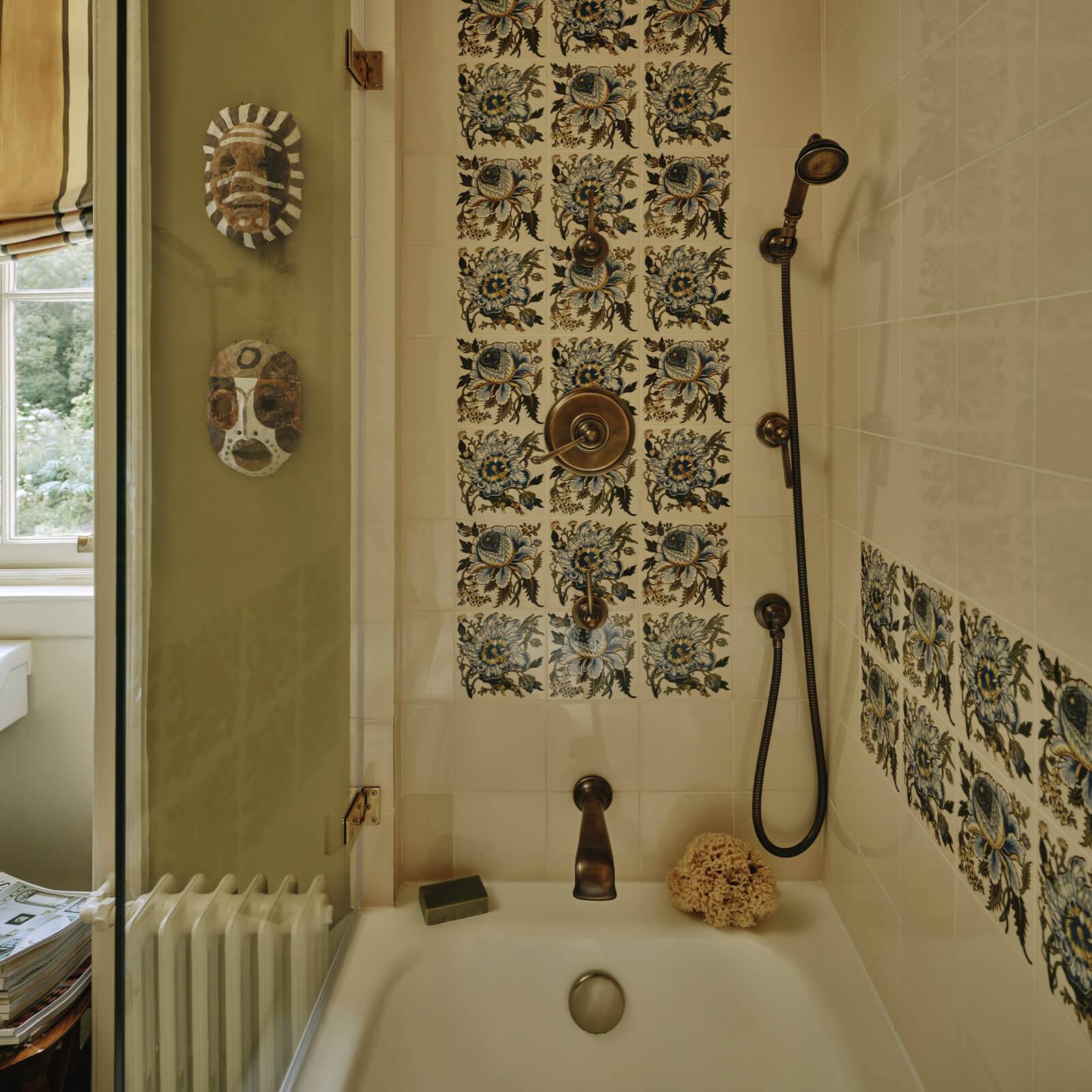 ARTEMIS HIBISCUS Printed Tiles - Ecru - Image 3