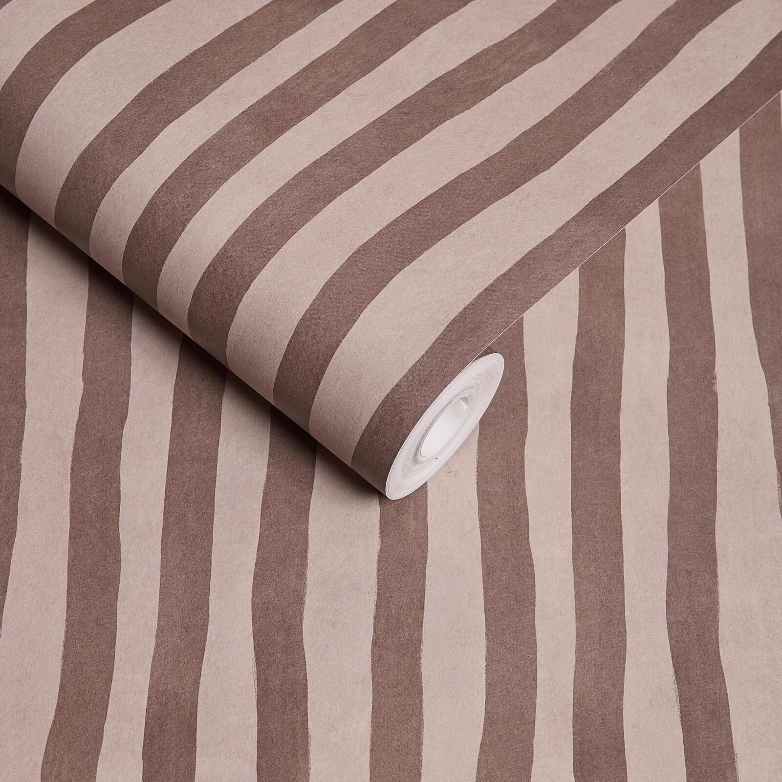 ARTIST'S STRIPE Wallpaper - Carnelian - Image 3