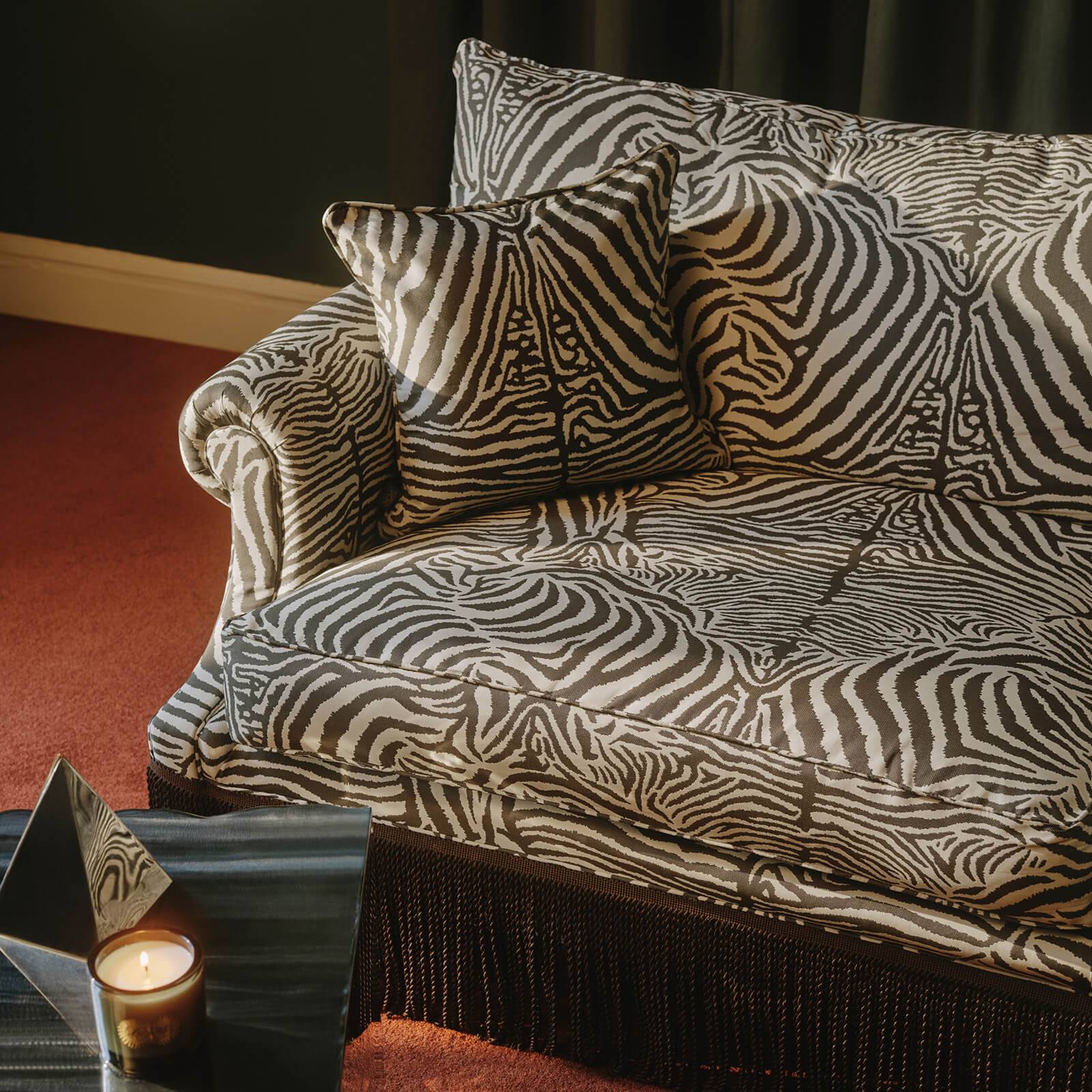 EQUUS Jacquard Wilton 3-Seater Sofa - Cocoa - Image 10