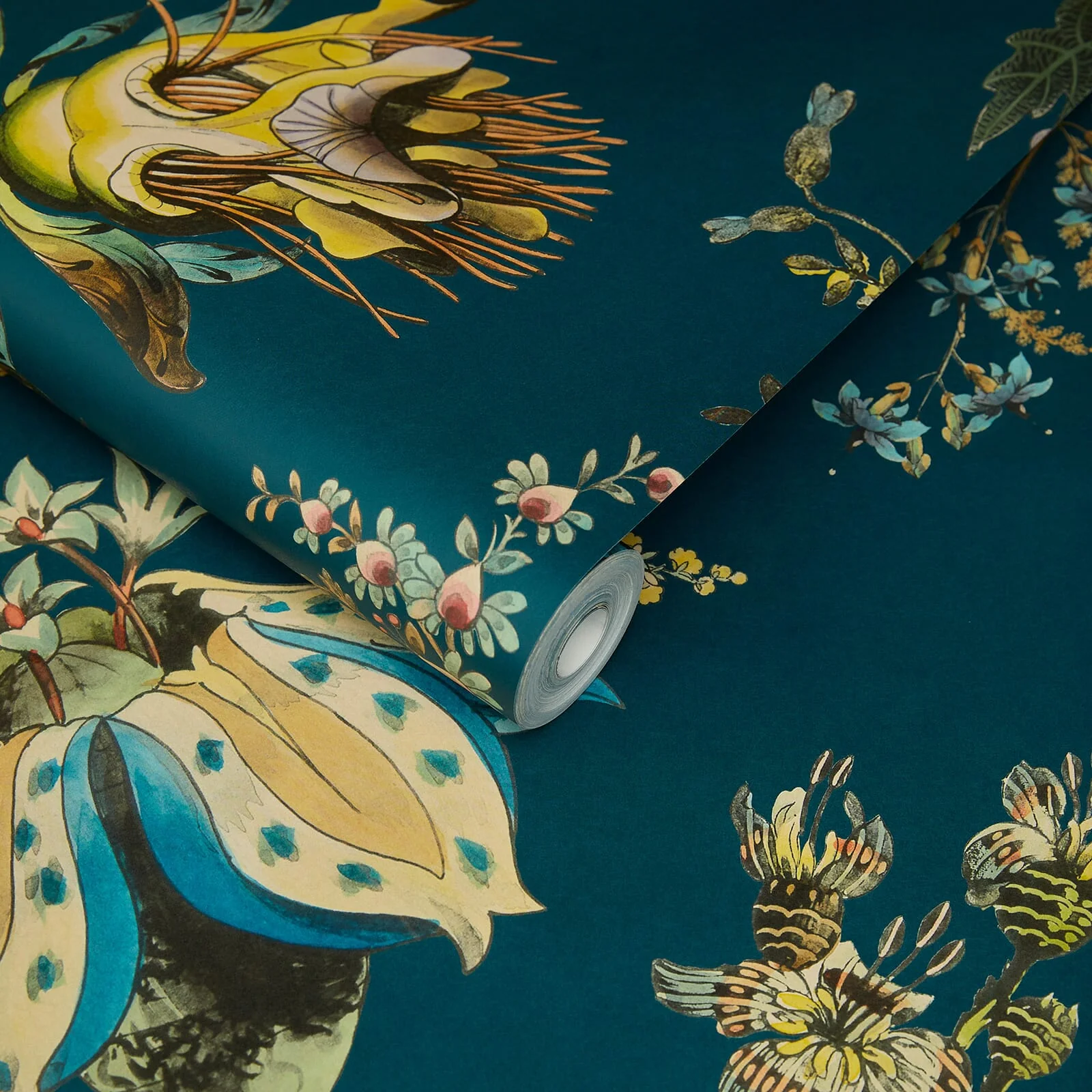FLORA FANTASIA Wallpaper - Cerulean - Image 4